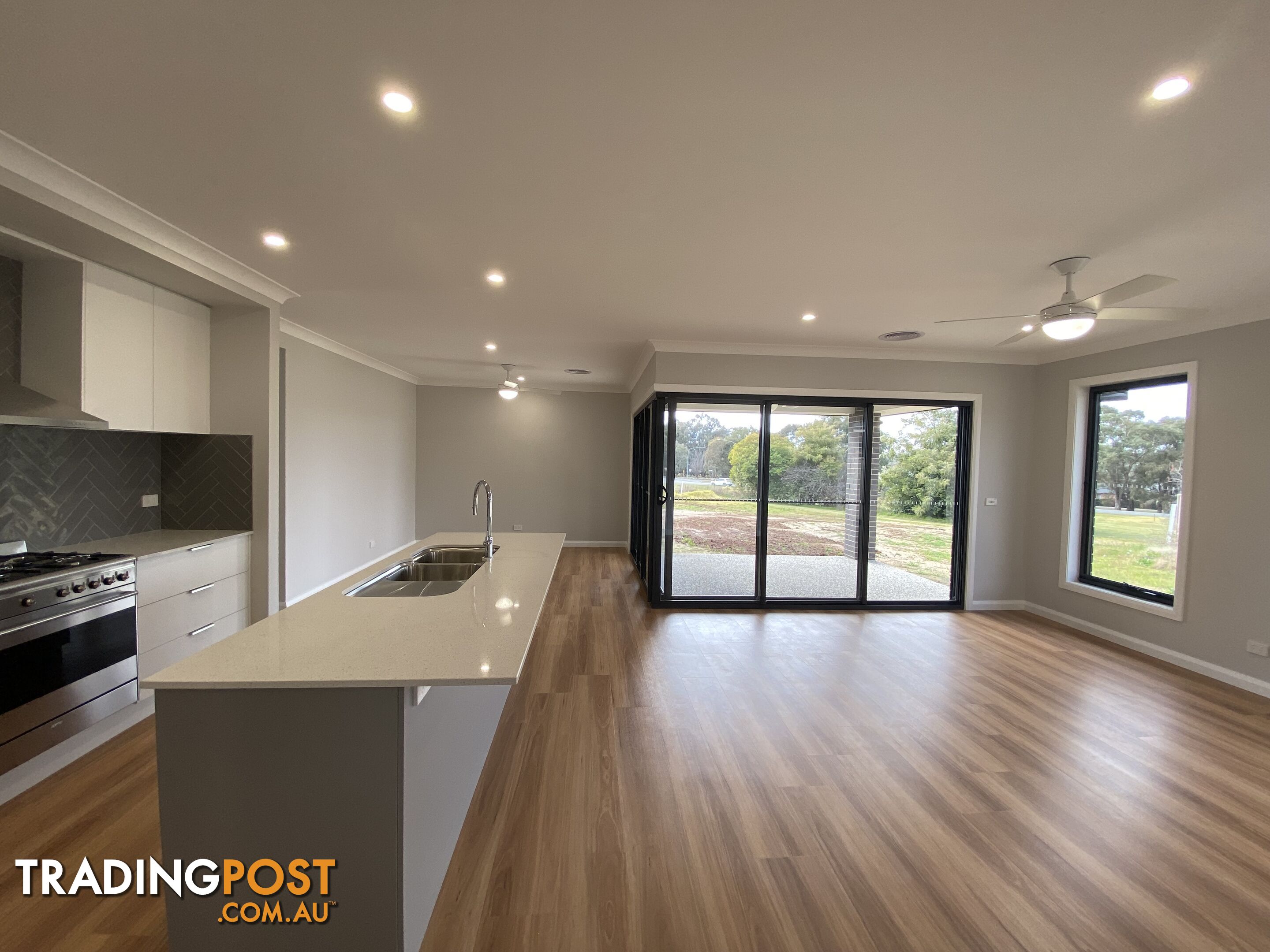 35 Zeil Circuit THURGOONA NSW 2640