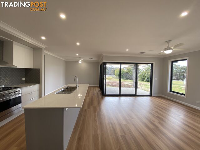 35 Zeil Circuit THURGOONA NSW 2640