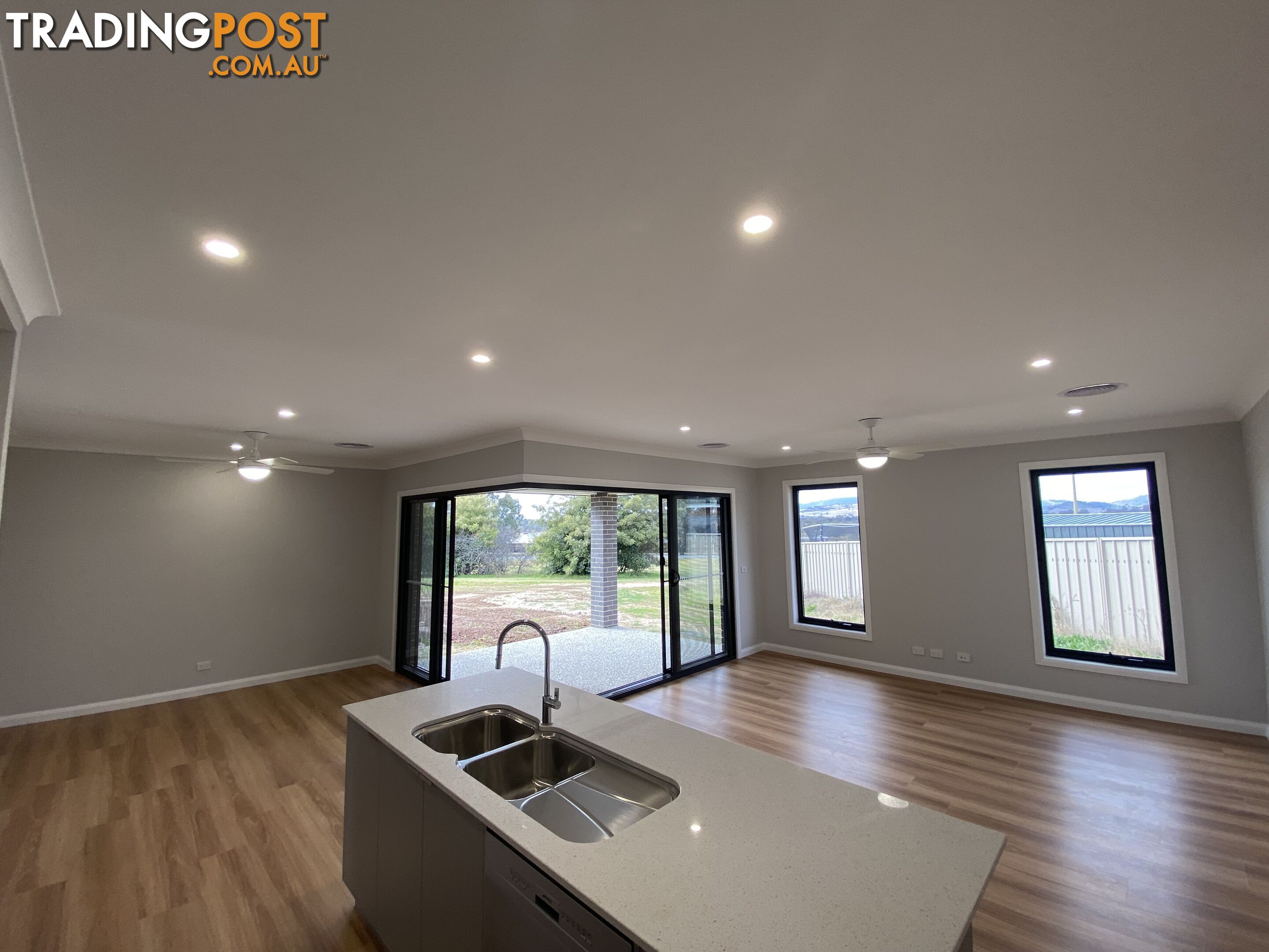 35 Zeil Circuit THURGOONA NSW 2640