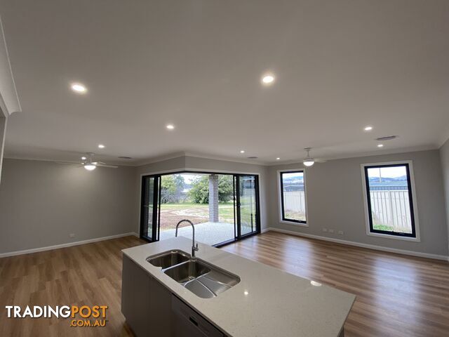 35 Zeil Circuit THURGOONA NSW 2640