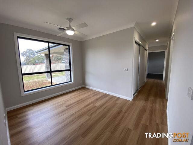 35 Zeil Circuit THURGOONA NSW 2640