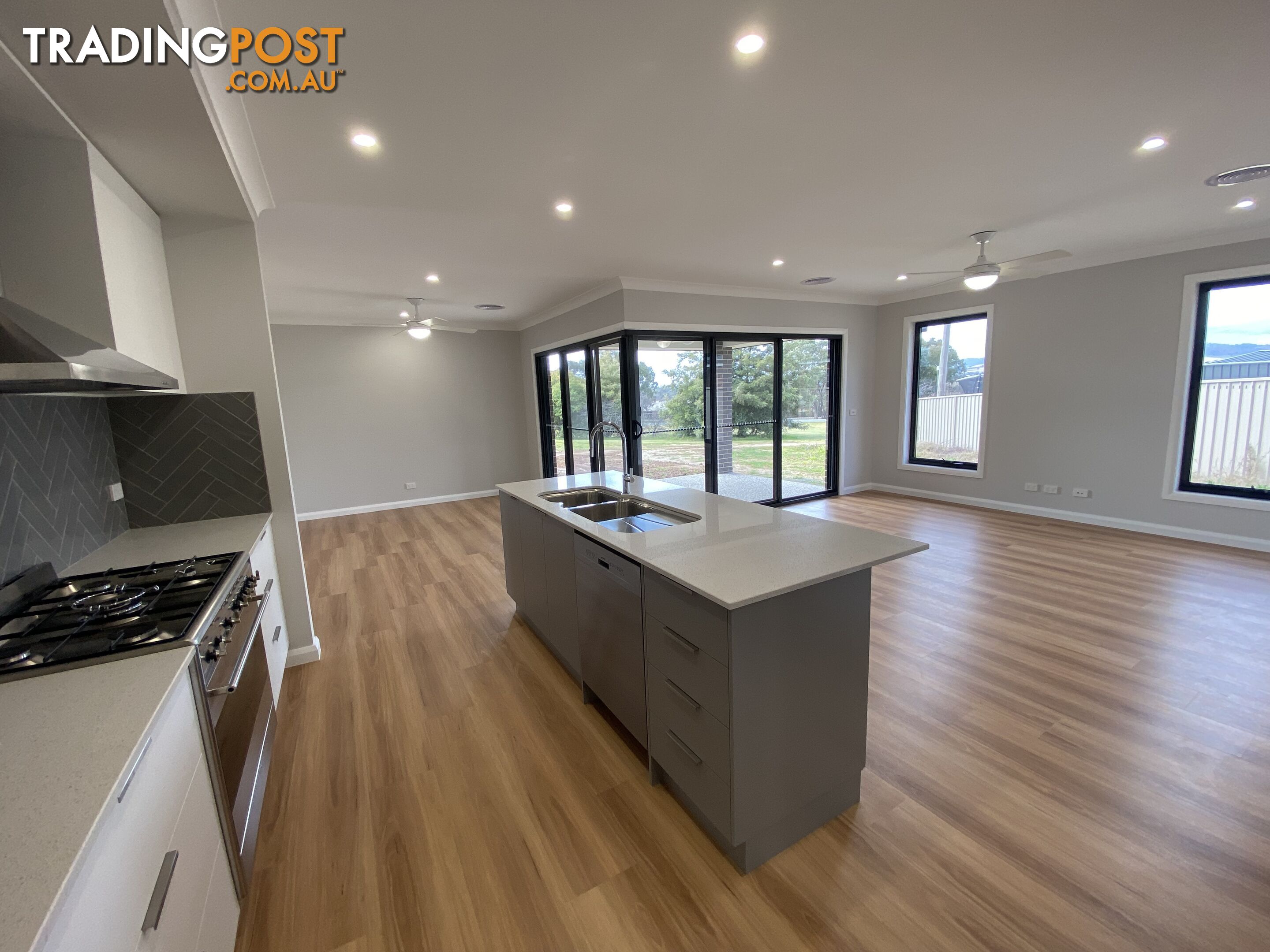 35 Zeil Circuit THURGOONA NSW 2640