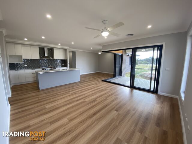 35 Zeil Circuit THURGOONA NSW 2640