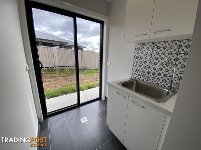 35 Zeil Circuit THURGOONA NSW 2640