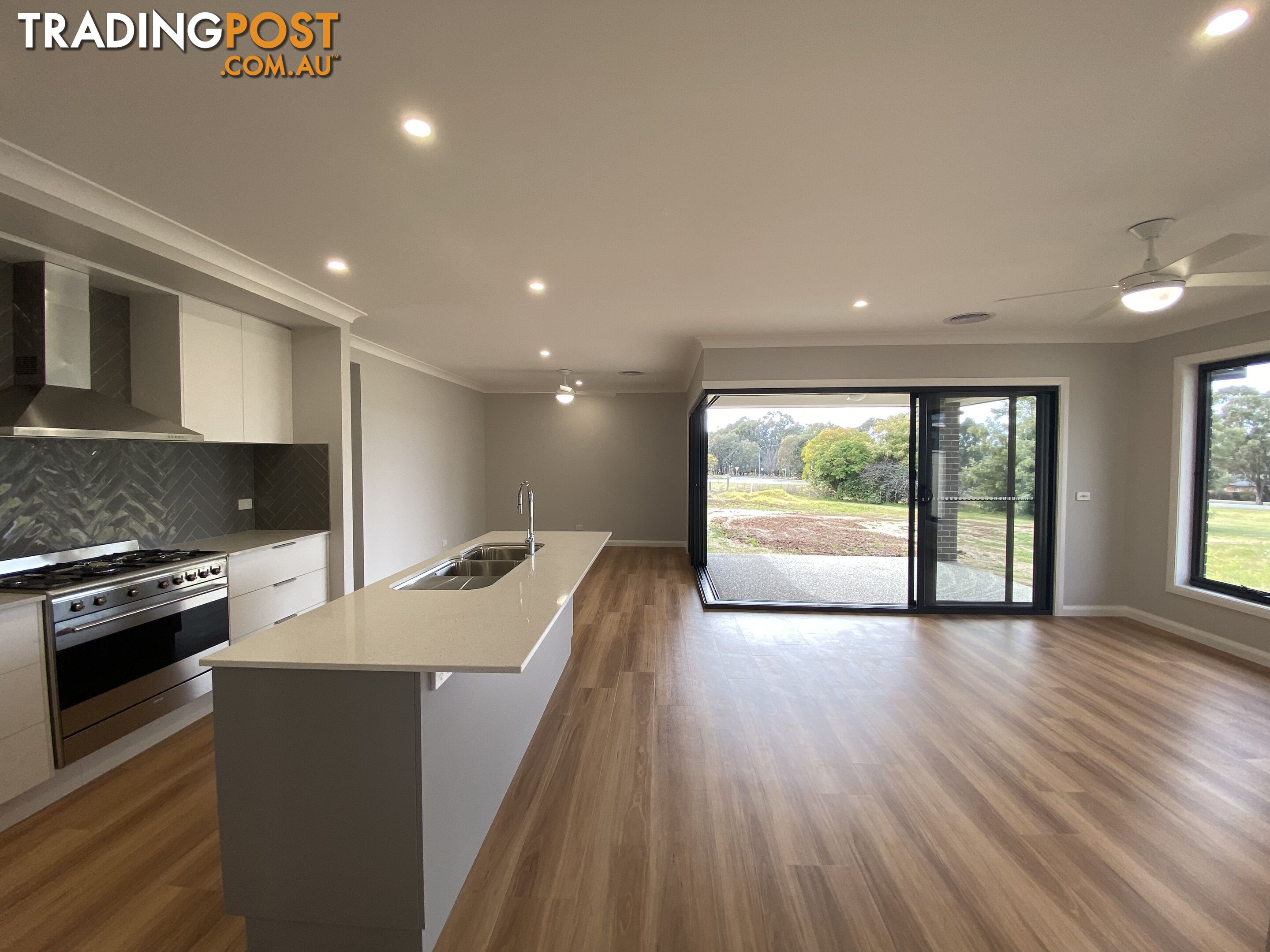 35 Zeil Circuit THURGOONA NSW 2640