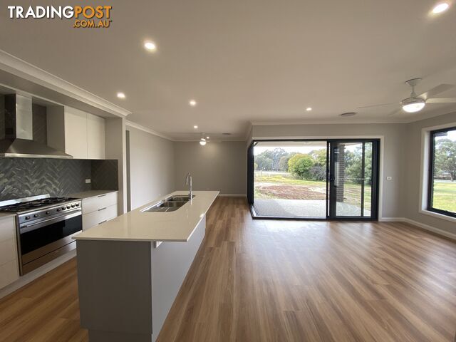 35 Zeil Circuit THURGOONA NSW 2640