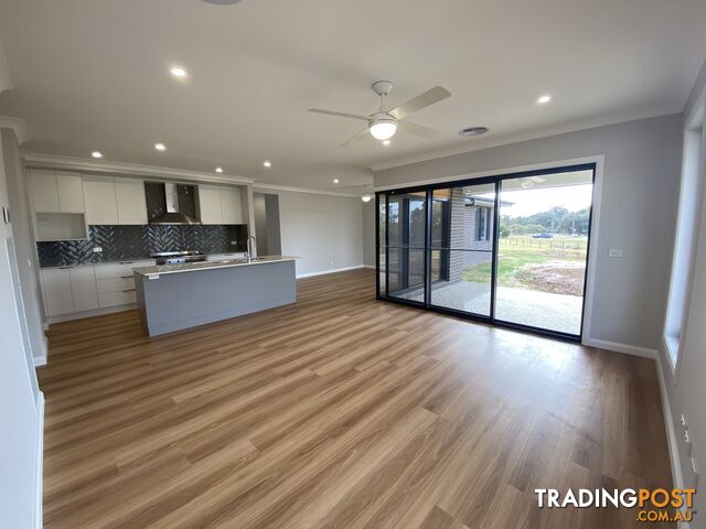 35 Zeil Circuit THURGOONA NSW 2640