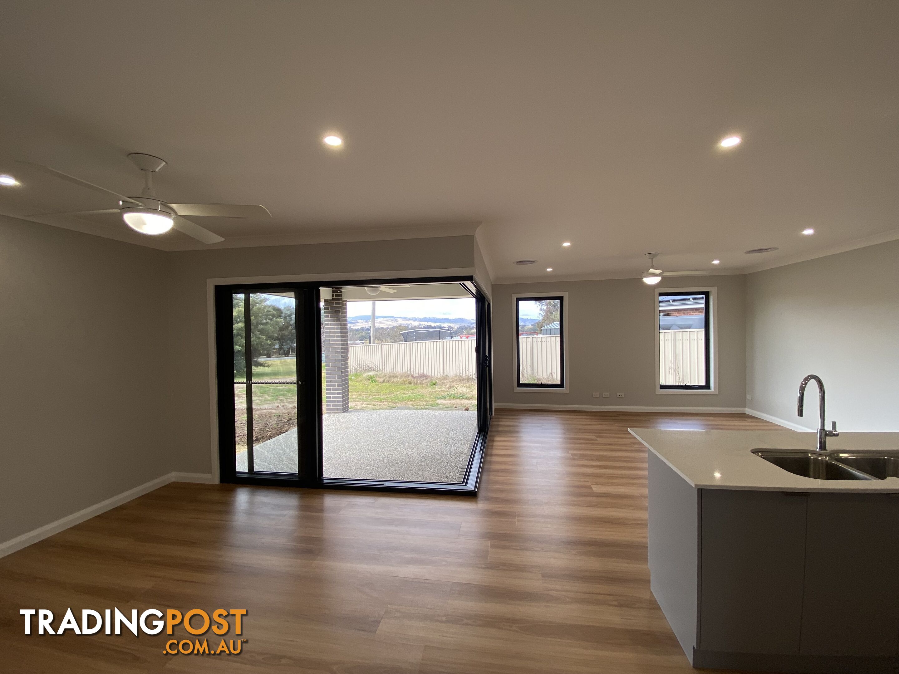 35 Zeil Circuit THURGOONA NSW 2640