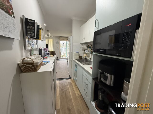 19 7 Severin Court THURGOONA NSW 2640 - photo 3 of 13