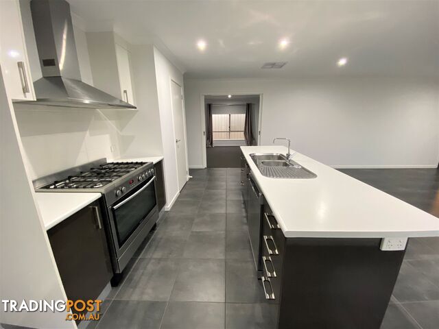 7 Baxter Court LAVINGTON NSW 2641 - photo 3 of 28