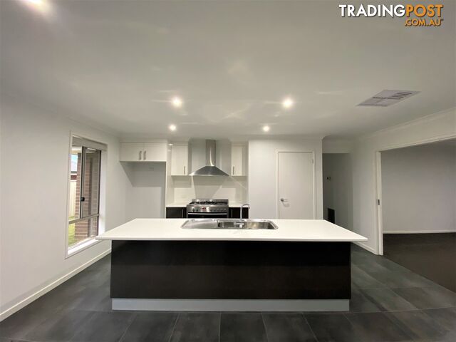 7 Baxter Court LAVINGTON NSW 2641 - photo 2 of 28