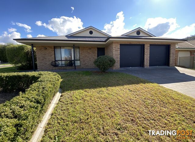 8 Howard Lane GLENROY NSW 2640