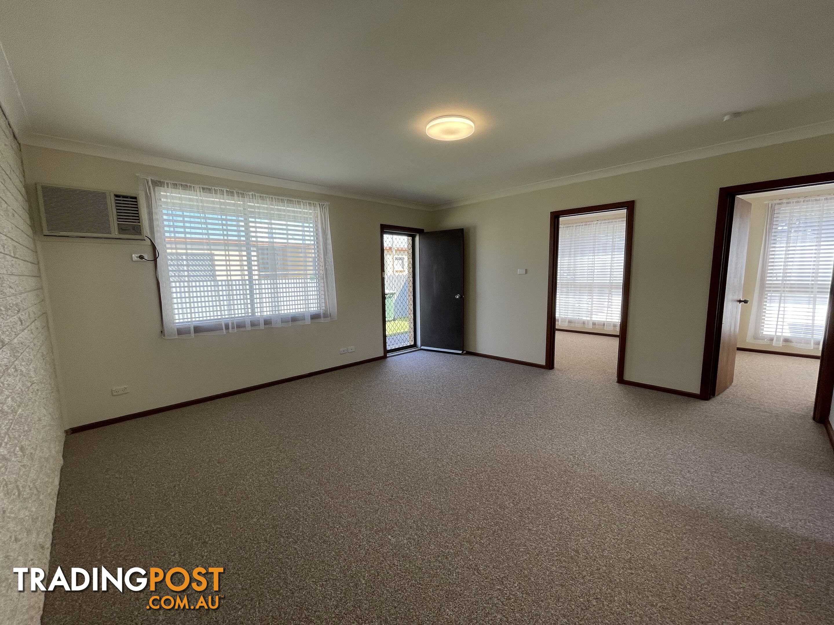 1 422 Kotthoff Street LAVINGTON NSW 2641