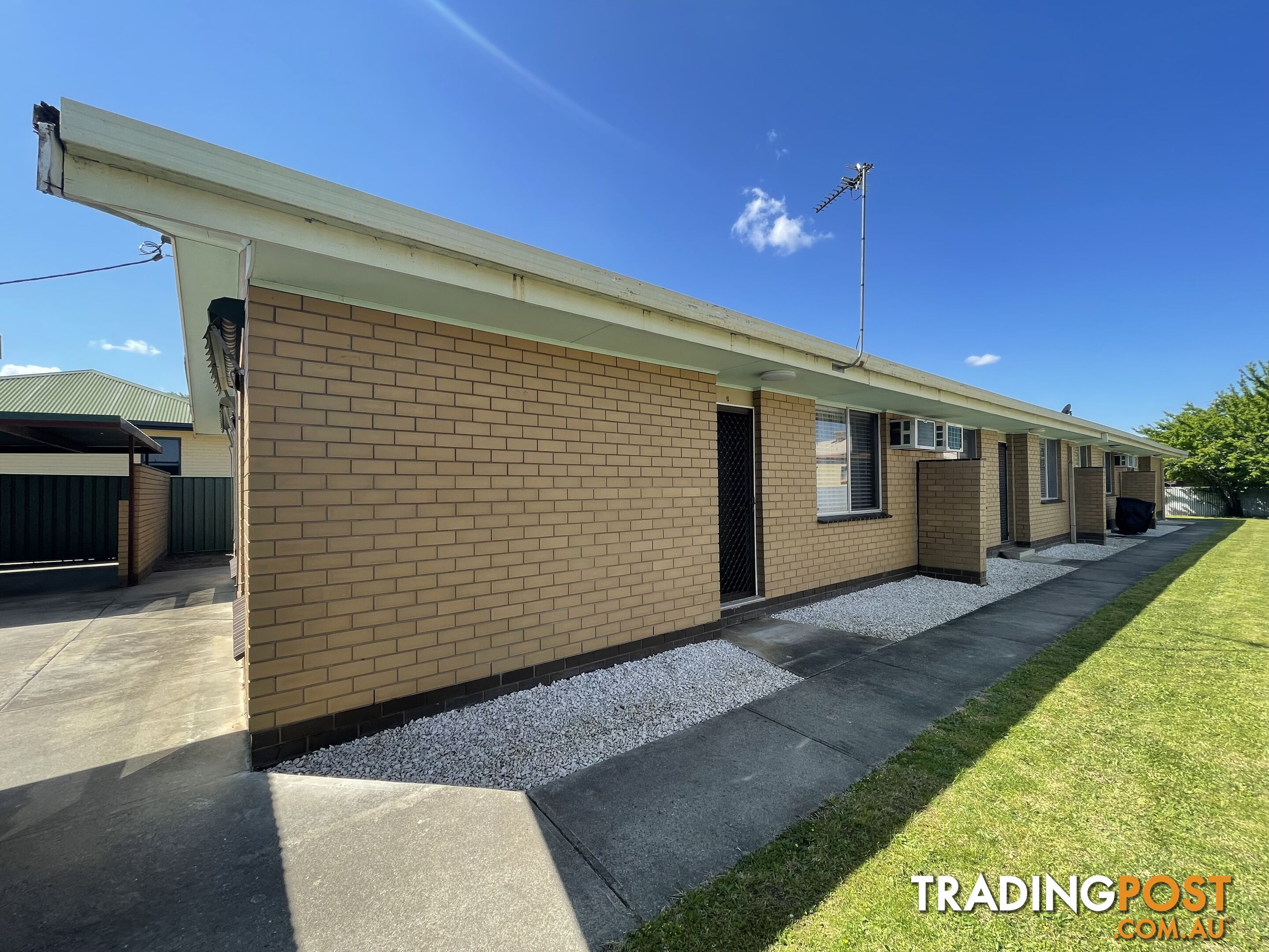 1 422 Kotthoff Street LAVINGTON NSW 2641