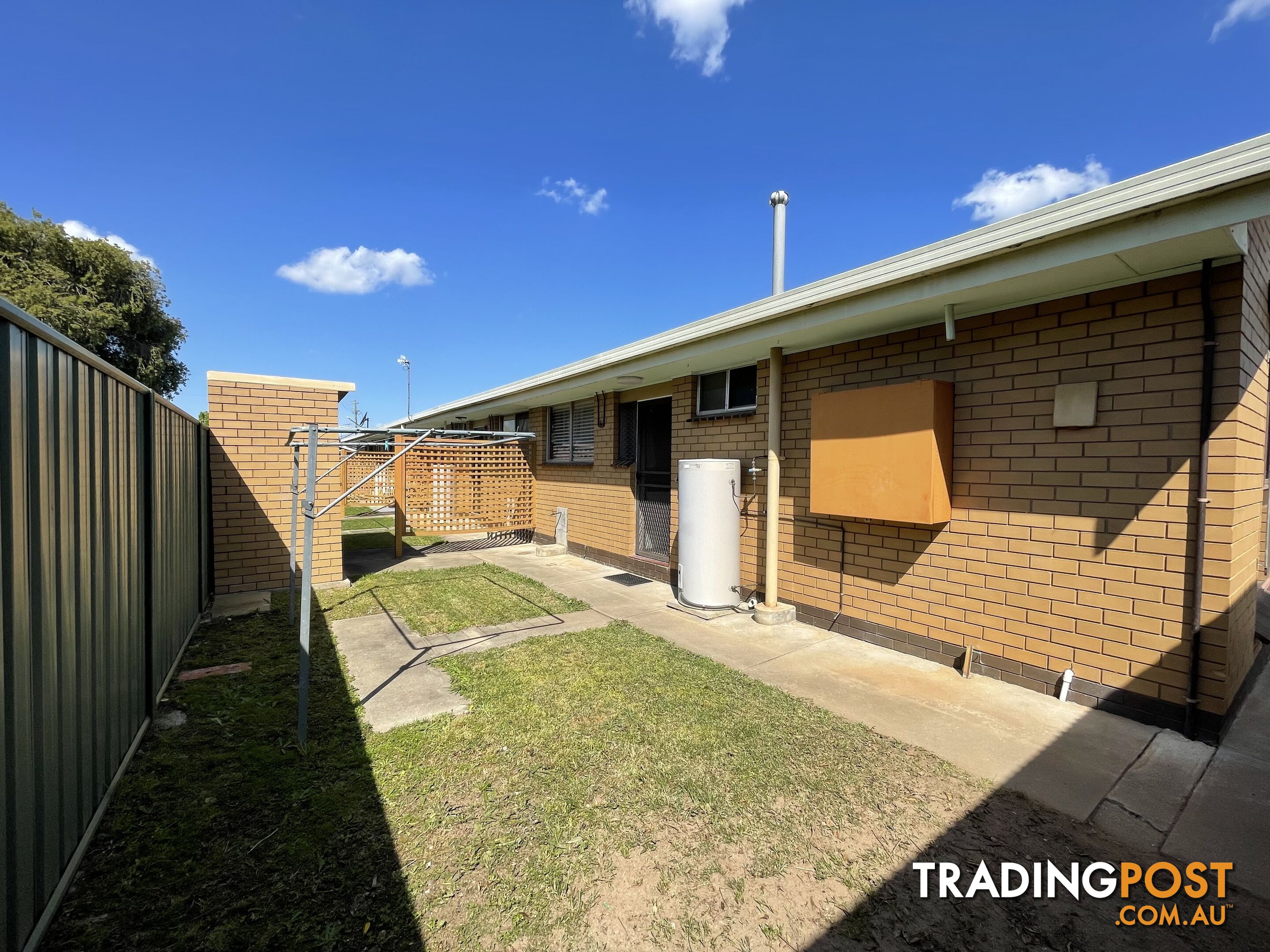 1 422 Kotthoff Street LAVINGTON NSW 2641