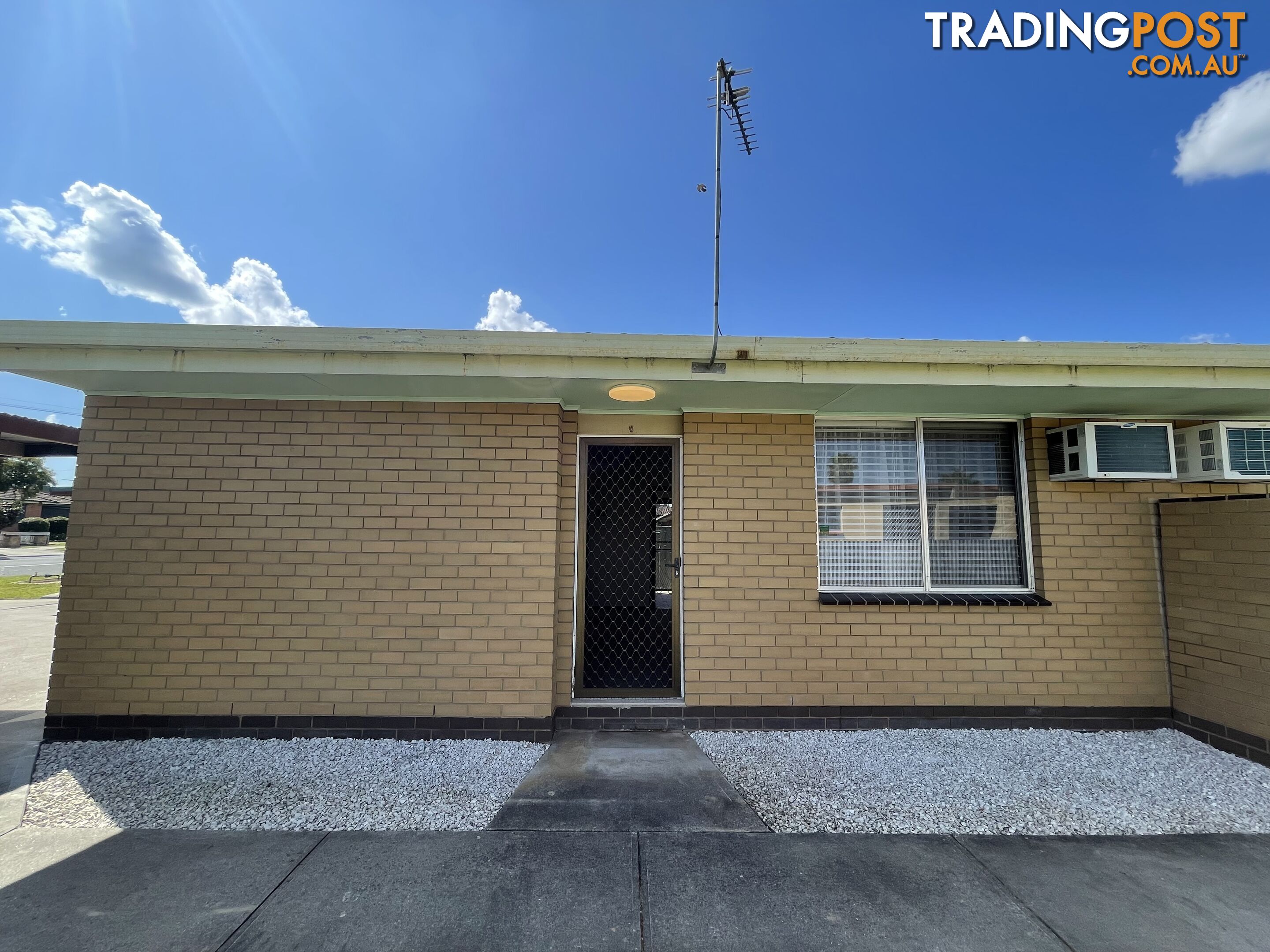 1 422 Kotthoff Street LAVINGTON NSW 2641