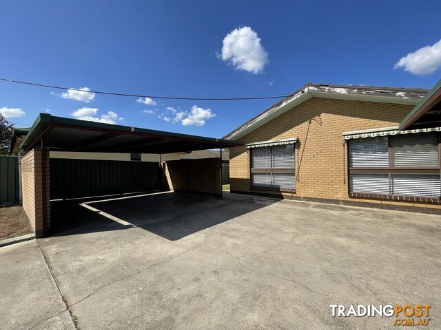 1 422 Kotthoff Street LAVINGTON NSW 2641