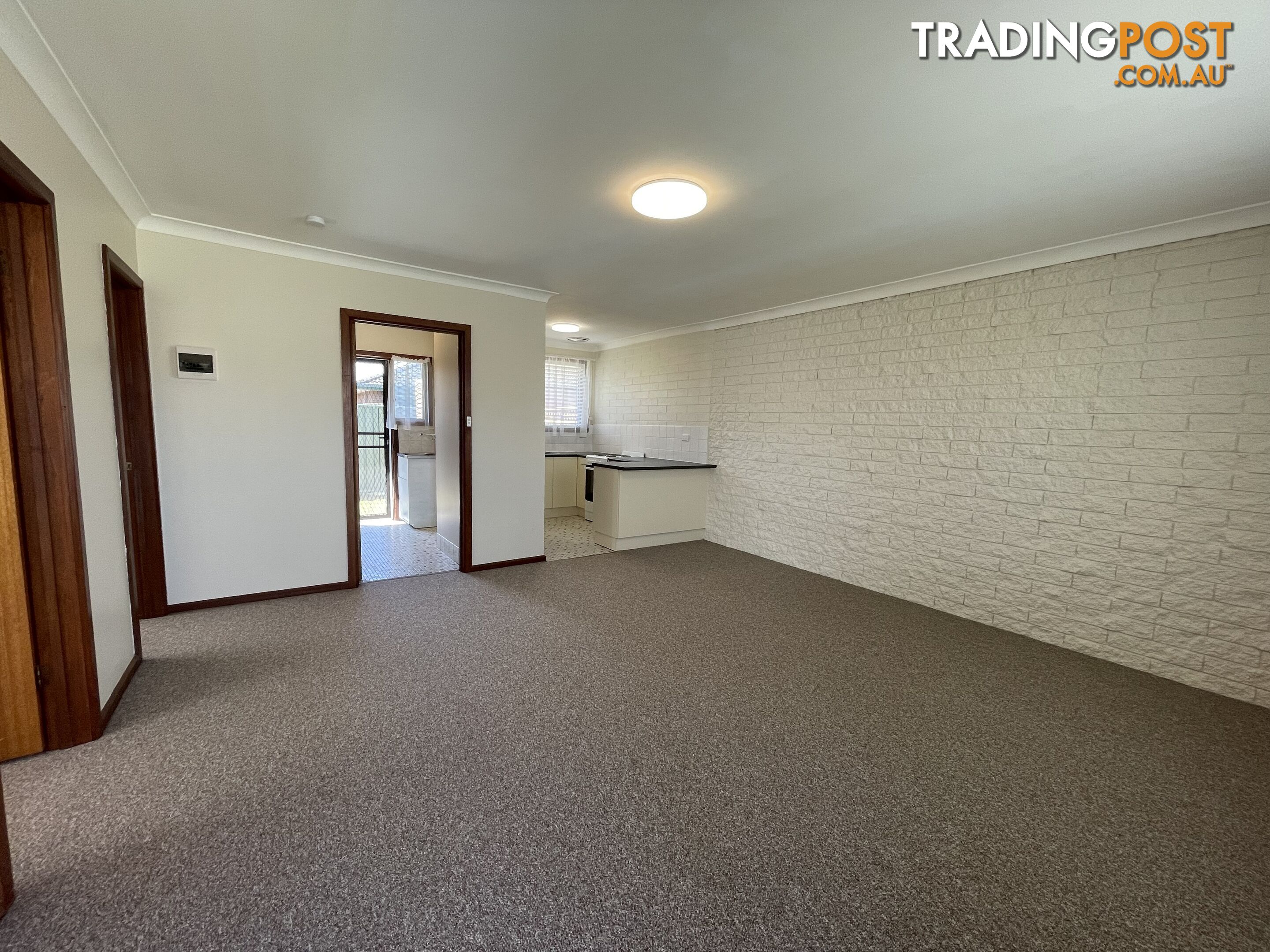 1 422 Kotthoff Street LAVINGTON NSW 2641