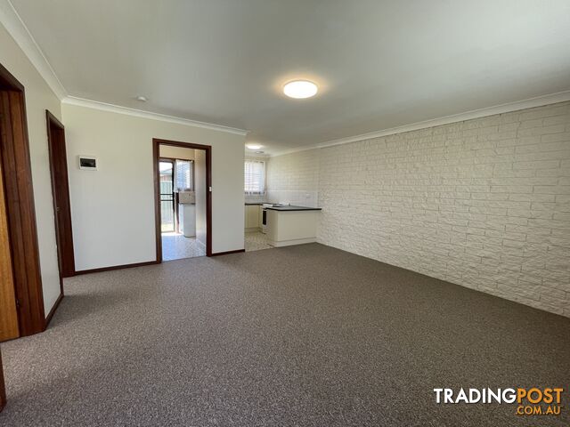 1 422 Kotthoff Street LAVINGTON NSW 2641