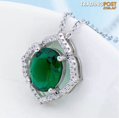 SimplySelena Emerald Zircon Pendant With Necklace