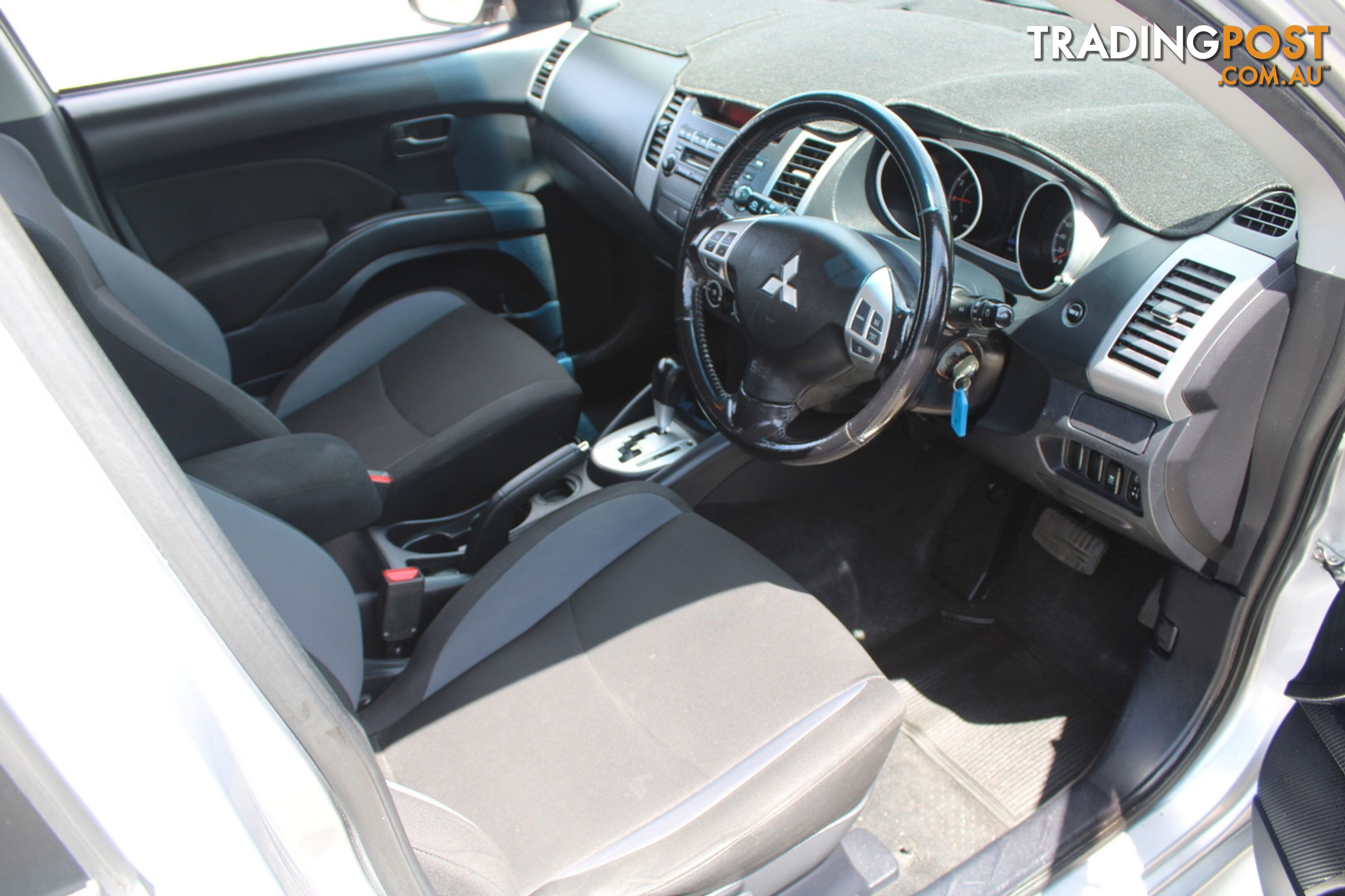 2011 MITSUBISHI OUTLANDER ZH  WAGON