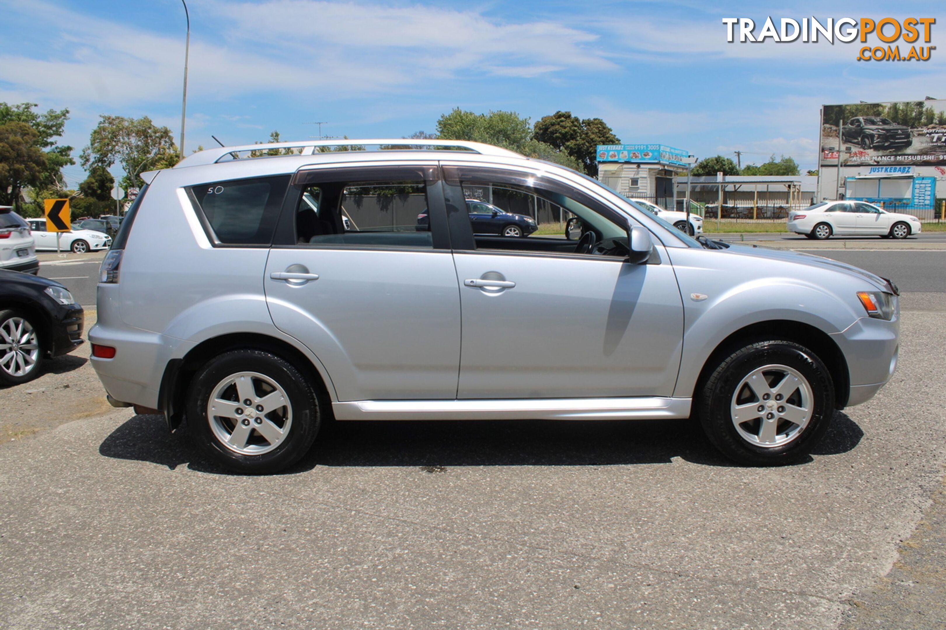 2011 MITSUBISHI OUTLANDER ZH  WAGON