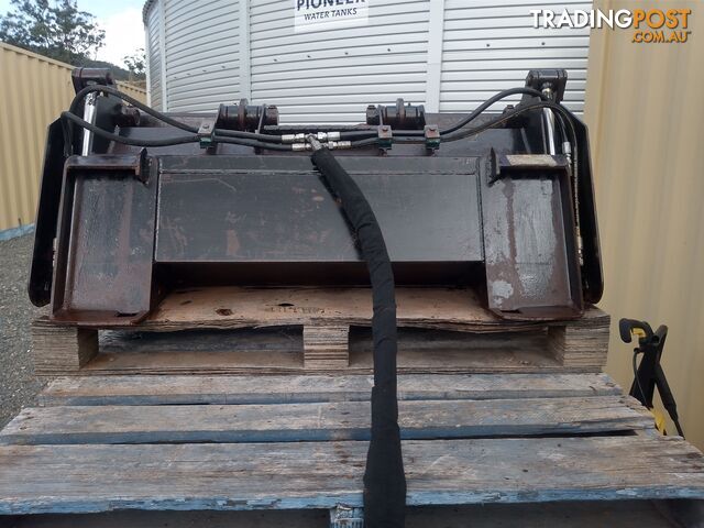 Norm 1230 wide Norm Grapple Bucket