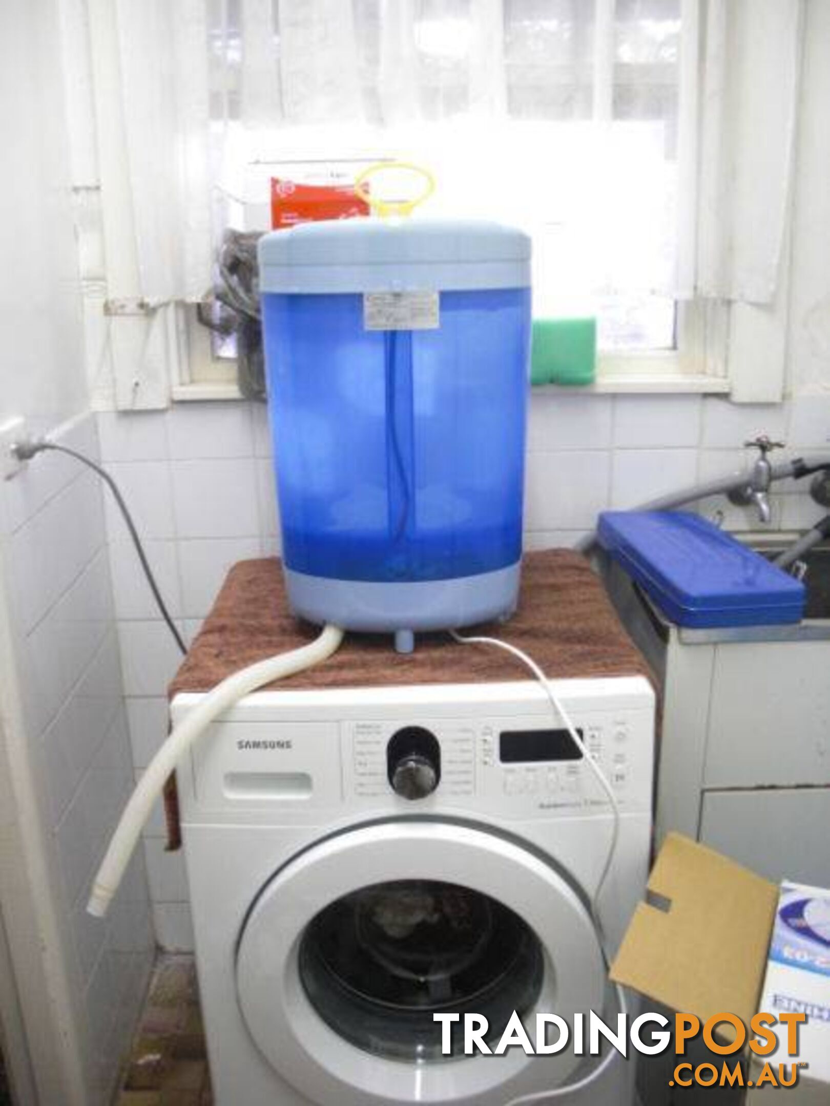 MOBILE WASHING MACHINE... 4KG. 240 VOLT SIZE 650 X 350 X 300 MM