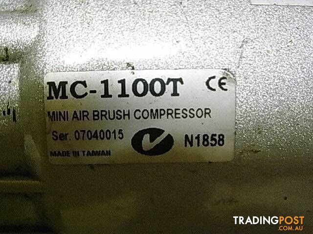1/8 HP AIR BRUSH AIR COMPRESSOR MA25 MADE IN TAIWAN