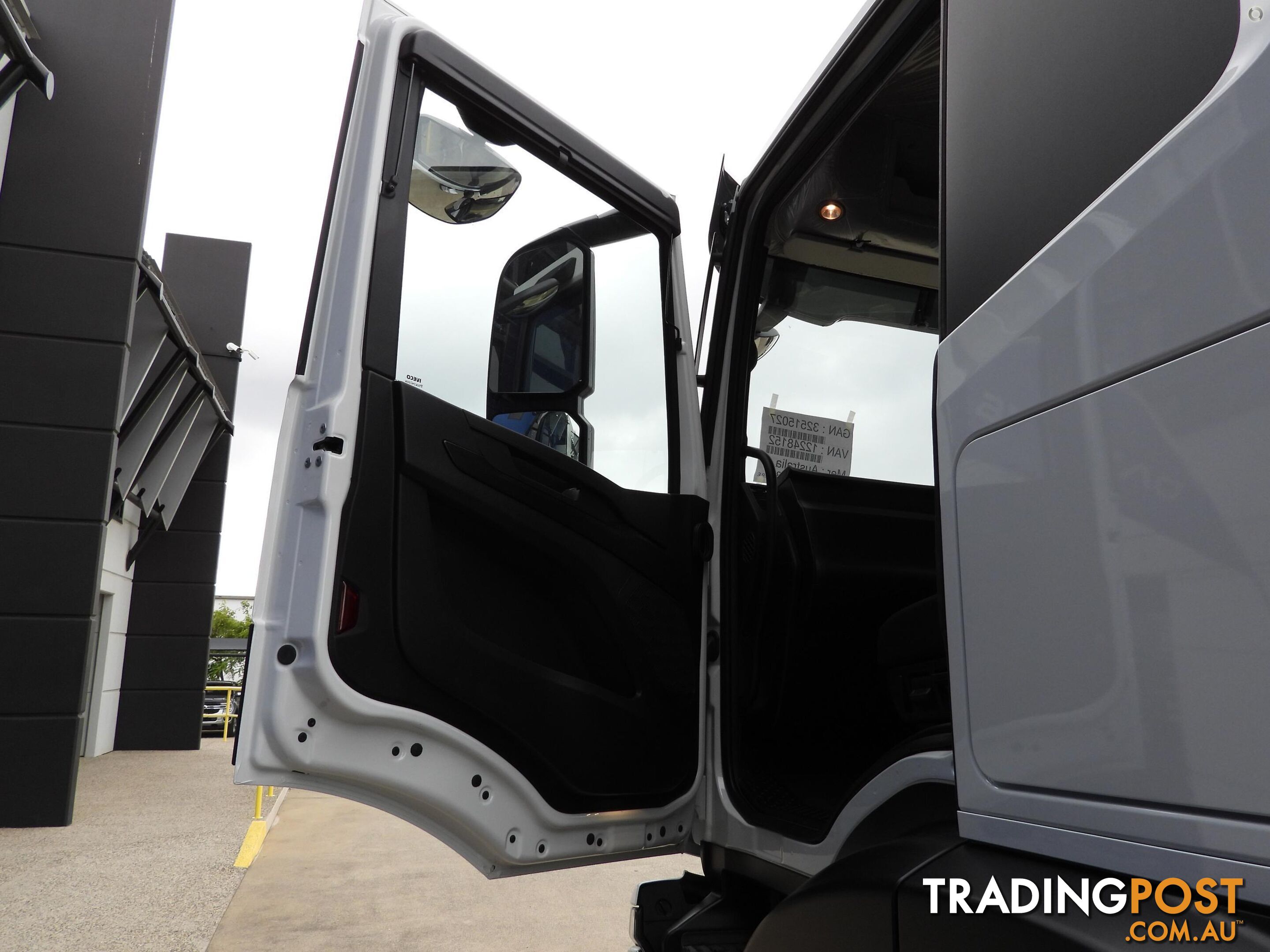 2023 Iveco S-Way AT460