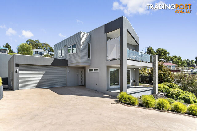 2/16-18 Sandra Drive BLACKMANS BAY TAS 7052