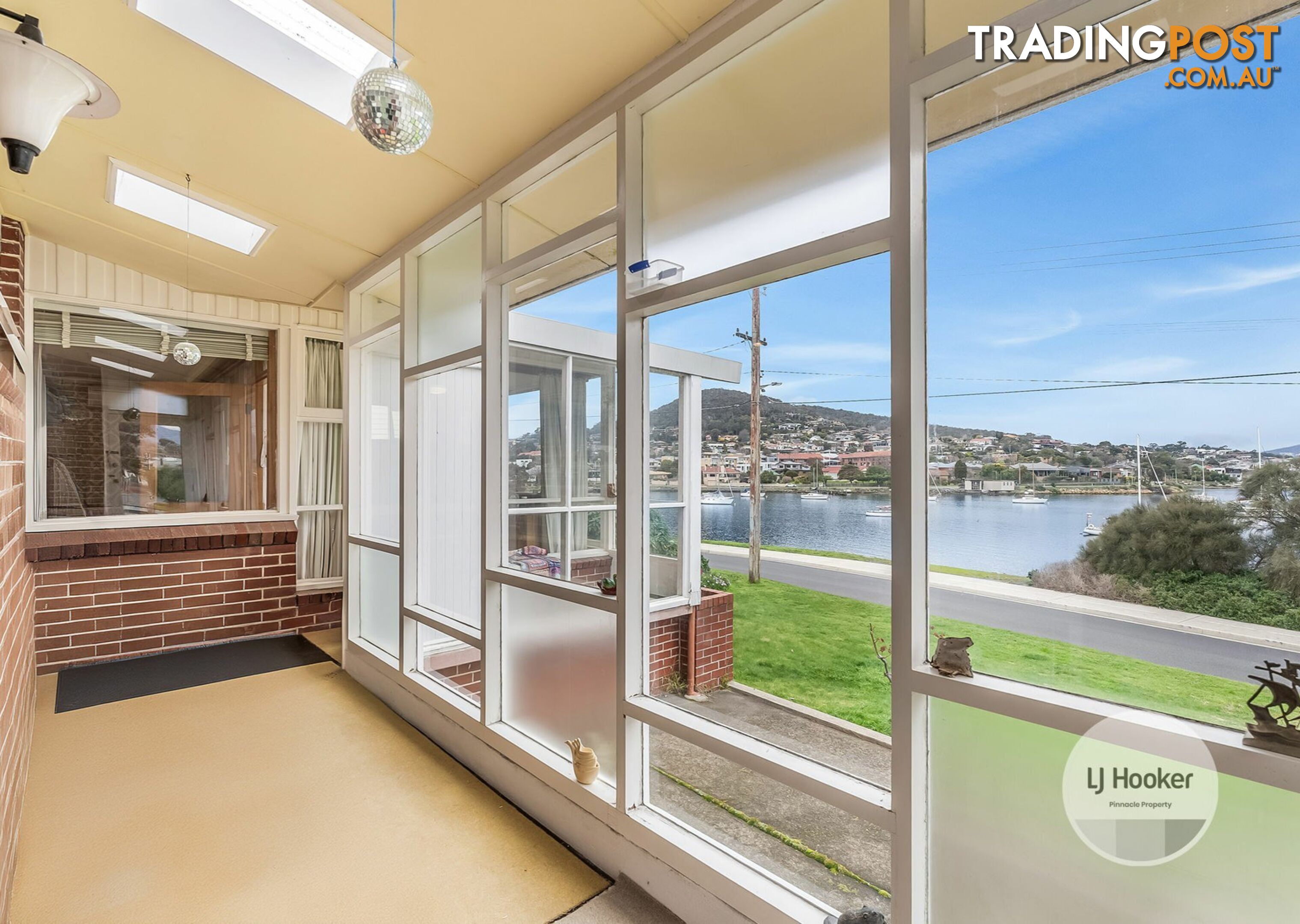 11 Esplanade LINDISFARNE TAS 7015