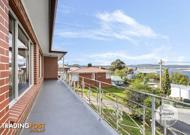 1/8 Moss Park Drive NEW TOWN TAS 7008