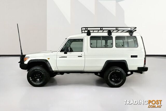 2008 TOYOTA LANDCRUISER WORKMATE (4X4) 11 SEAT VDJ78R TROOPCARRIER - photo 5 of 23