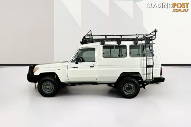 2012 TOYOTA LANDCRUISER WORKMATE (4X4) 11 SEAT VDJ78R MY12 UPDATE TROOPCARRIER - photo 5 of 23
