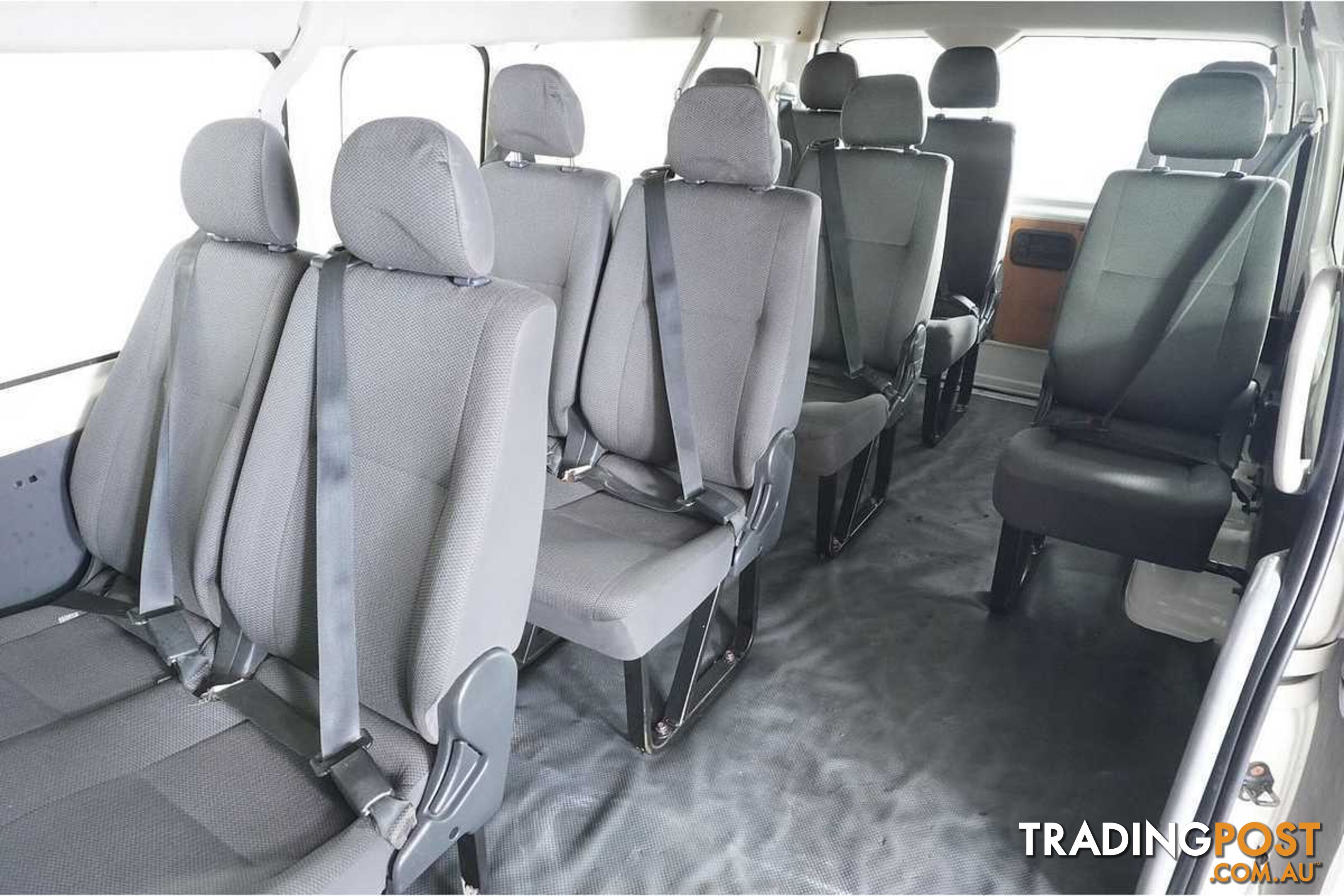 2017 TOYOTA HIACE COMMUTER KDH223R MY16 BUS