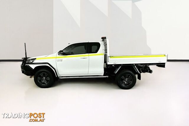 2023 TOYOTA HILUX SR (4X4) GUN126R X CAB C/CHAS - photo 5 of 26