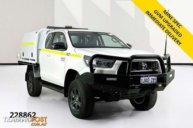 2025 TOYOTA HILUX SR (4X4) GUN126R RC X CAB C/CHAS