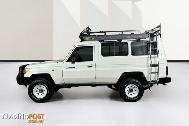 2012 TOYOTA LANDCRUISER WORKMATE (4X4) 11 SEAT VDJ78R 09 UPGRADE TROOPCARRIER - photo 5 of 25