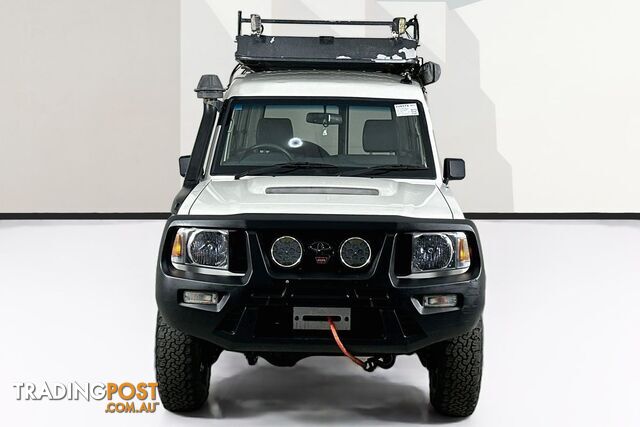2012 TOYOTA LANDCRUISER WORKMATE (4X4) 11 SEAT VDJ78R 09 UPGRADE TROOPCARRIER - photo 2 of 25