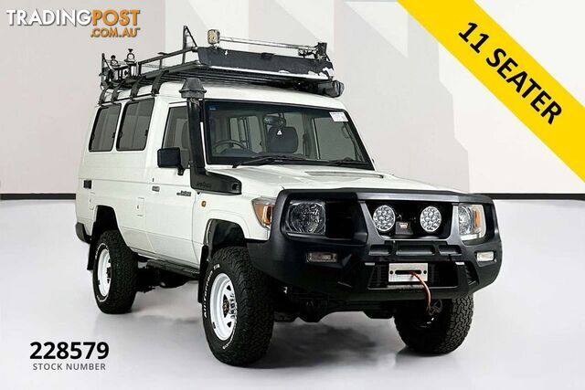 2012 TOYOTA LANDCRUISER WORKMATE (4X4) 11 SEAT VDJ78R 09 UPGRADE TROOPCARRIER