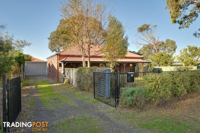 16 Higgins Street ENCOUNTER BAY SA 5211