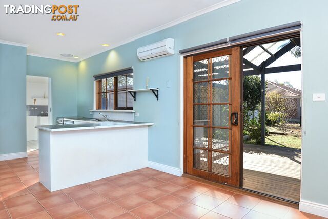 16 Higgins Street ENCOUNTER BAY SA 5211