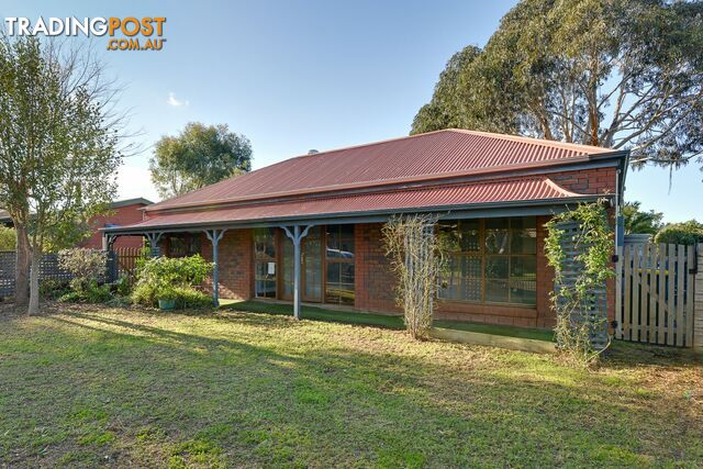 16 Higgins Street ENCOUNTER BAY SA 5211