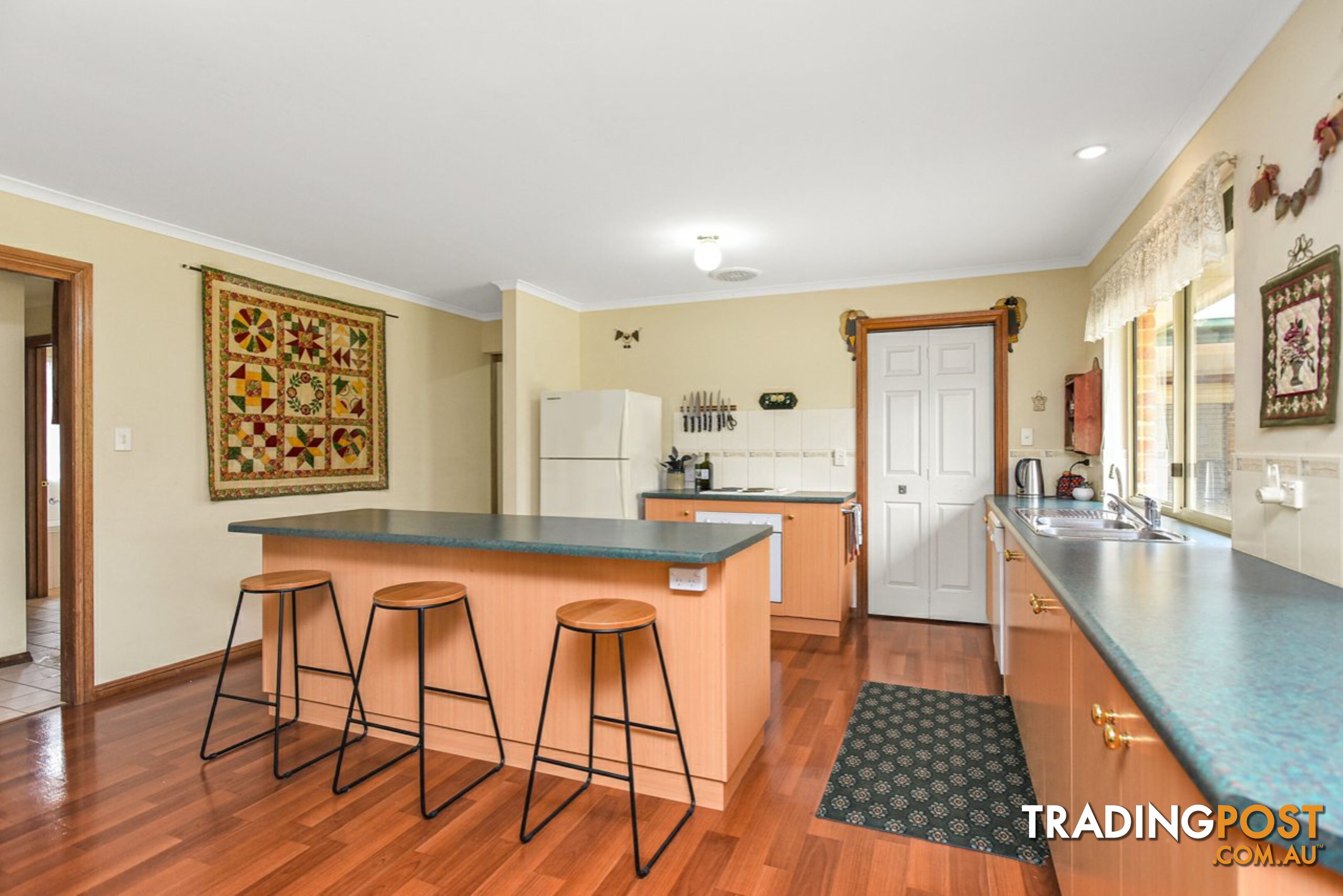 11 Ocean Road VICTOR HARBOR SA 5211