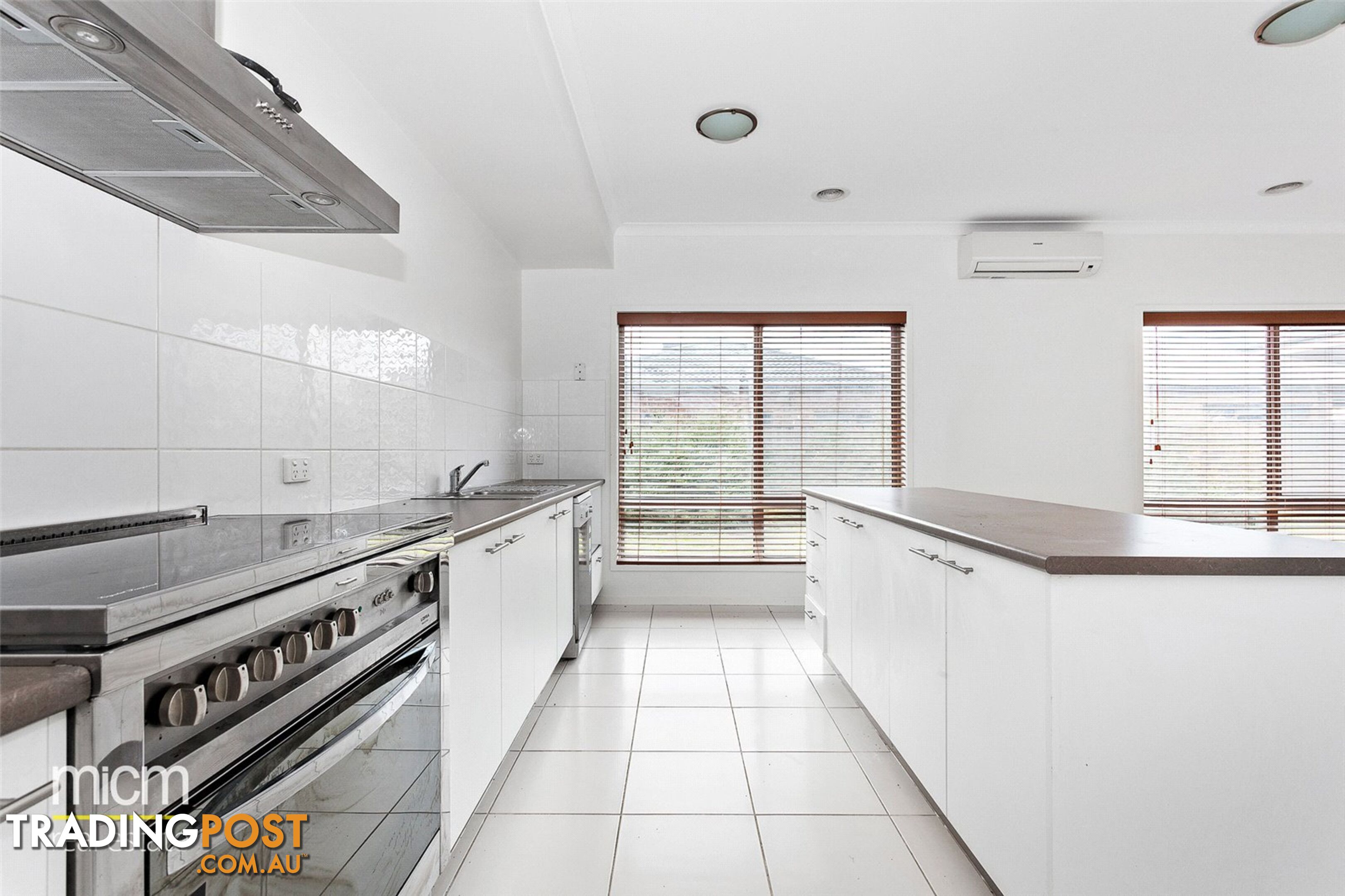 17 Seacoast Street POINT COOK VIC 3030