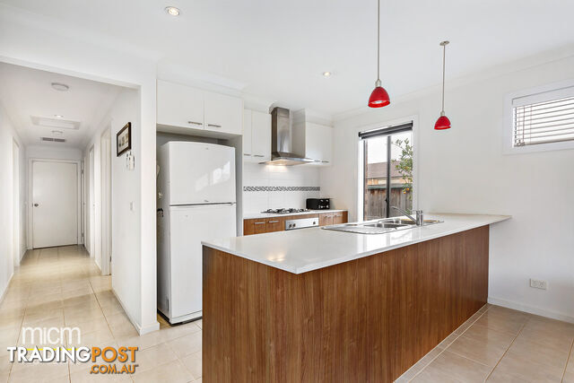 11 Foxall Walk POINT COOK VIC 3030