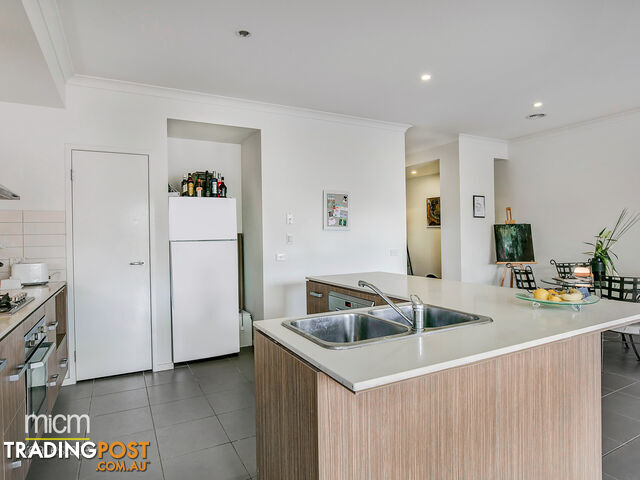 15 Broadbeach Circuit POINT COOK VIC 3030