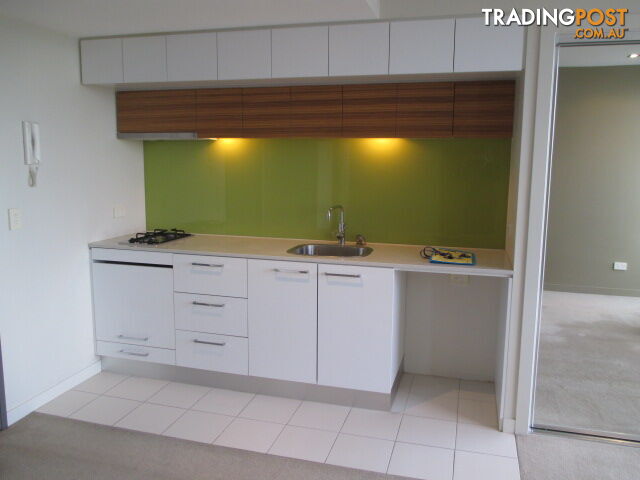 2711B/100 Harbour Esplanade DOCKLANDS VIC 3008