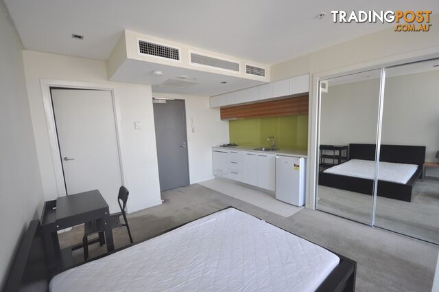 2311B/100 Harbour Esplanade DOCKLANDS VIC 3008